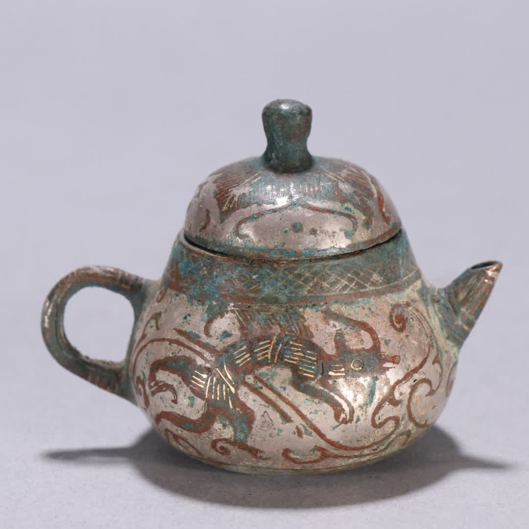 A Han Dynasty copper gold and silver beast pattern pot - 2