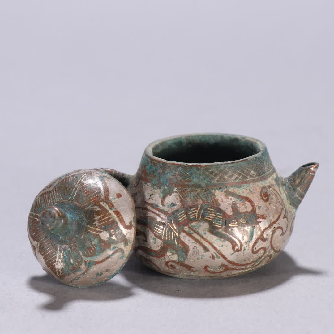 A Han Dynasty copper gold and silver beast pattern pot - 3