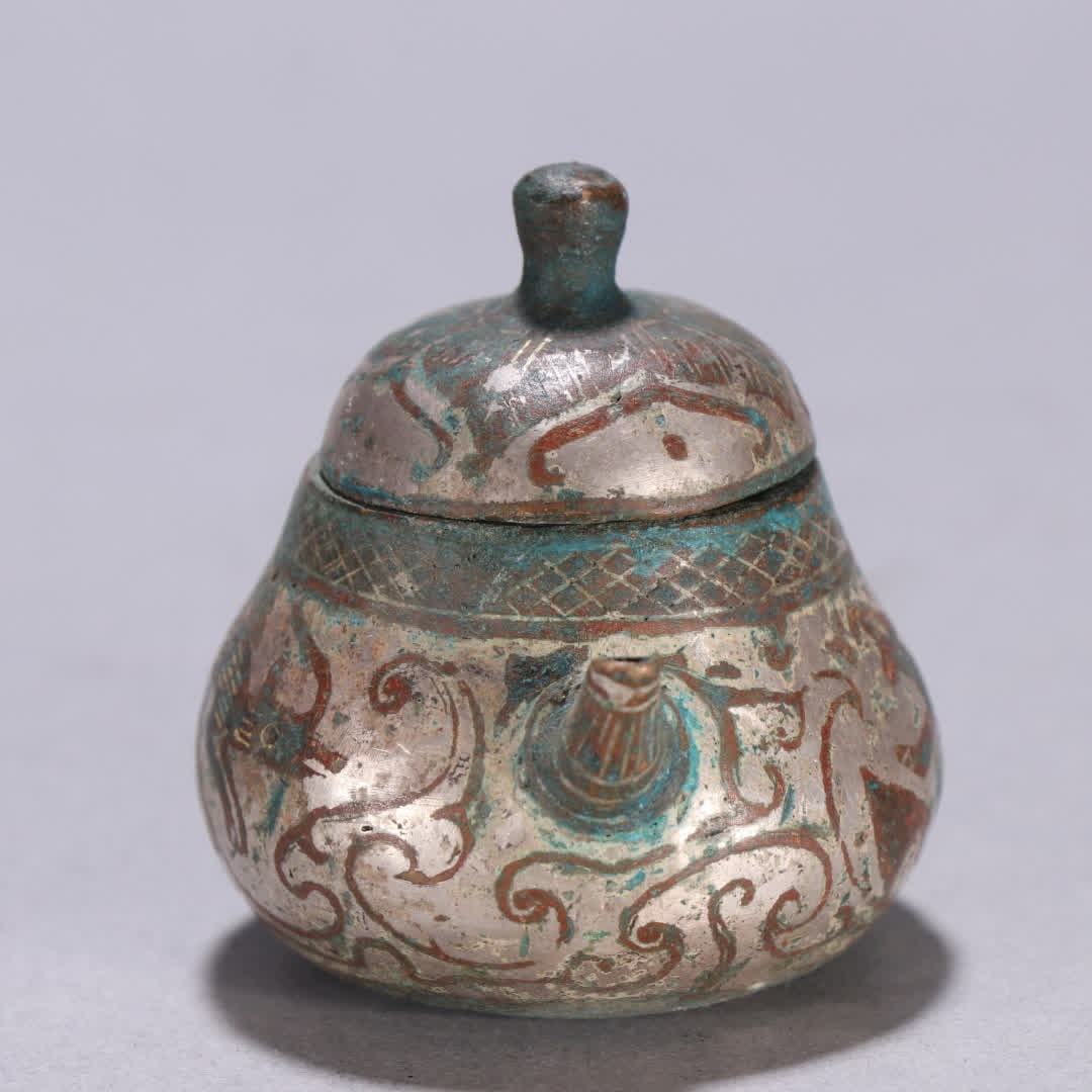 A Han Dynasty copper gold and silver beast pattern pot - 4