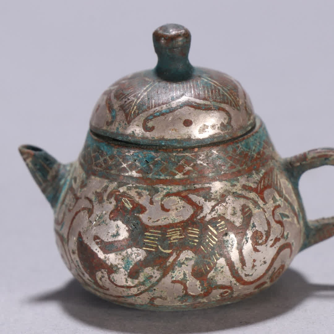 A Han Dynasty copper gold and silver beast pattern pot - 6