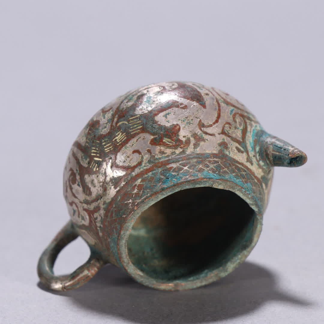 A Han Dynasty copper gold and silver beast pattern pot - 8