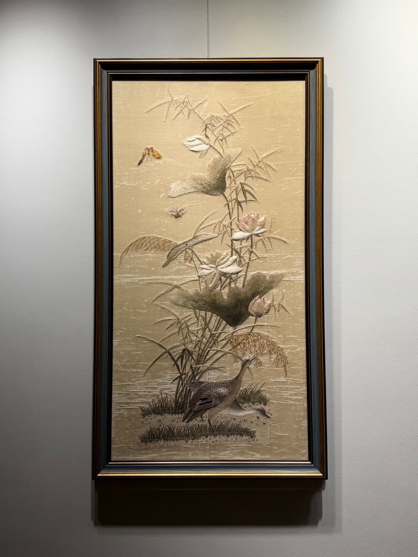A Republic of China embroidery is a heron Lianke: Republic of China embroidery a heron Lianke SIZE: 109x60cm (The Dimensions Of All Batches Are Manually Measured.If You Need More Detailed Information, Please Contact Our Customer Service Before Biddin