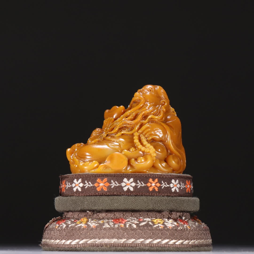 A Qing Dynasty Tian Huangshi Shouxing Boy Ornament: Qing Dynasty Tian Huangshi Shouxing Boy Ornament SIZE: H:4.2cm W:5.3cm W:84g (The Dimensions Of All Batches Are Manually Measured.If You Need More Detailed Information, Please Contact Our Customer