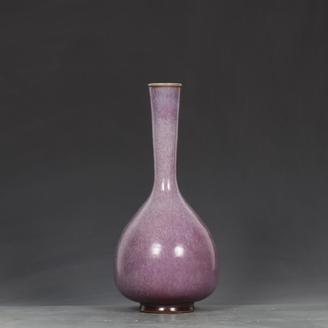 A Song Jun kiln rose purple glaze long-necked gall bottle: Song Jun kiln rose purple glaze long-necked gall bottle SIZE: H: 30cm MouthD: 4.5cm Belly diameter 14cm (The Dimensions Of All Batches Are Manually Measured.If You Need More Detailed Information,