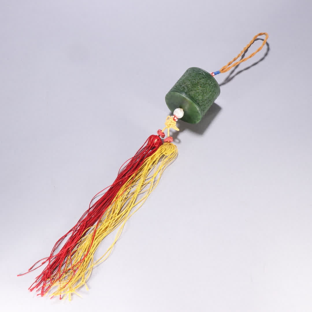 A Qing Dynasty jasper pattern sachet pendant: Qing Dynasty jasper pattern sachet pendant SIZE: W:4.3x4.6cm W:67g (The Dimensions Of All Batches Are Manually Measured.If You Need More Detailed Information, Please Contact Our Customer Service