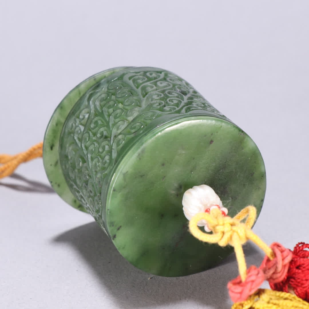A Qing Dynasty jasper pattern sachet pendant - 8