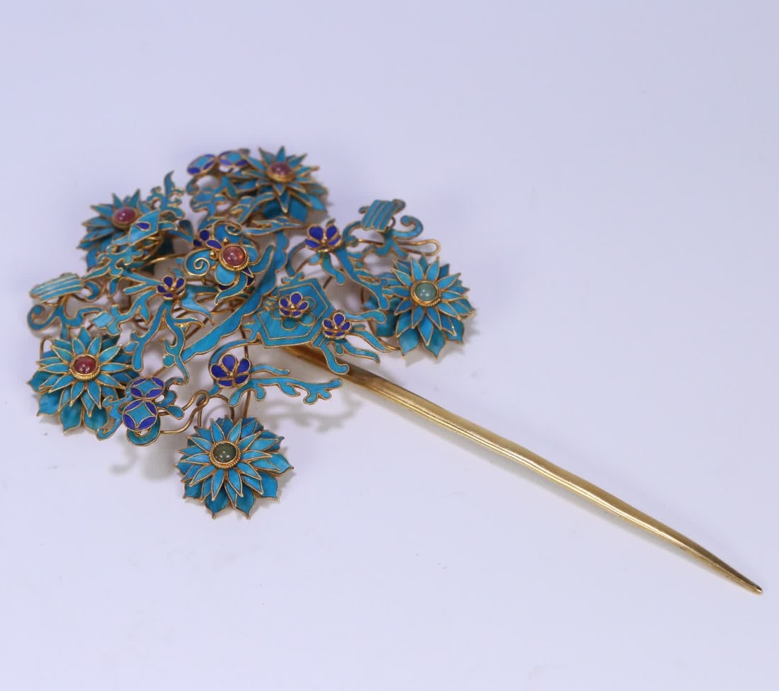 A Qing Dynasty silver gilt filigree dotted emerald tourmaline gemstone Bogu flower hairpin (1 of 9)