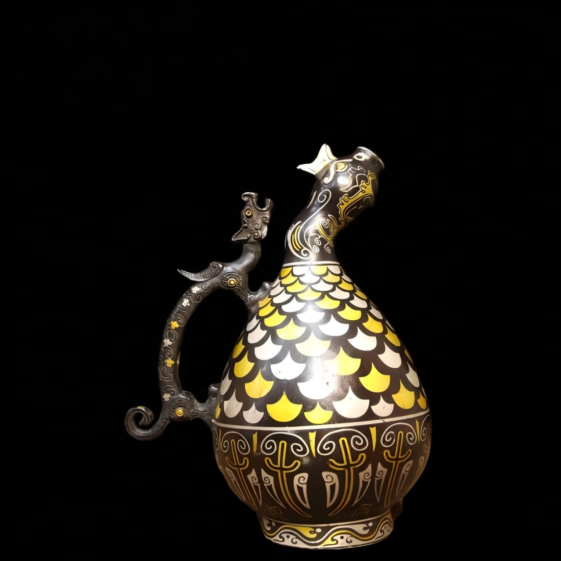 A Han Dynasty bronze Cuo gold and silver dragon handle pot (1 of 9)