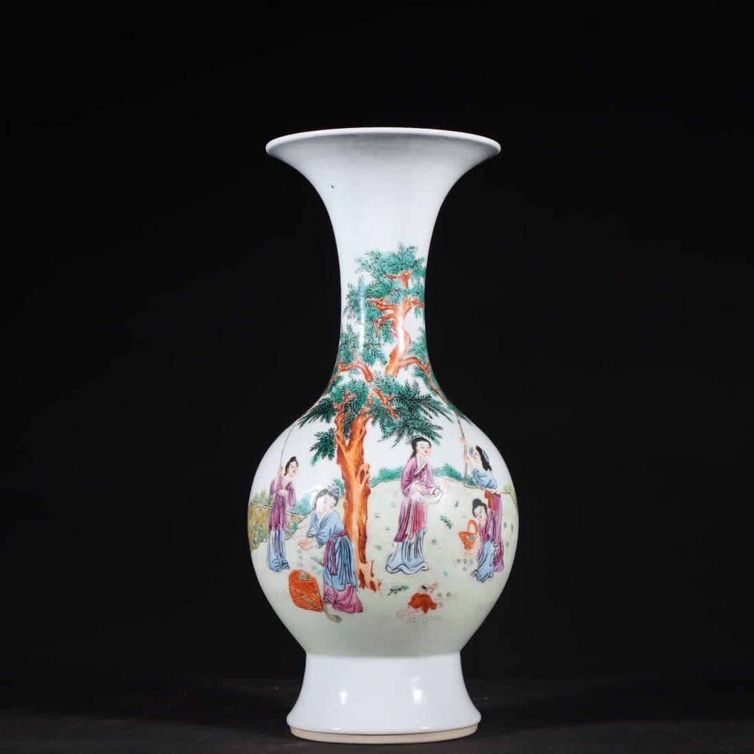 A Qing Dynasty Yongzheng pastel figure bottle (1 of 9)