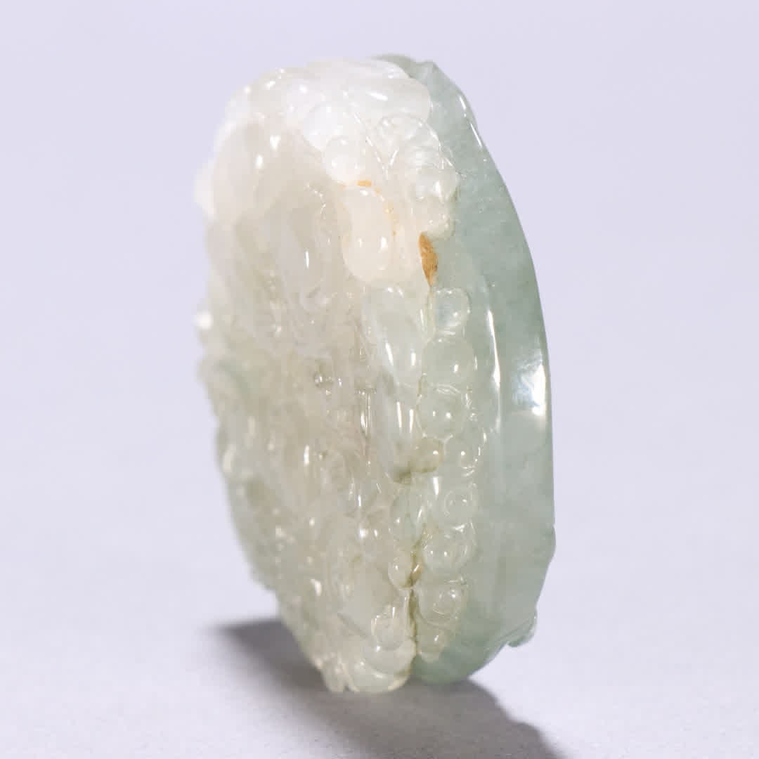 A Qing Dynasty jade beast pattern pendant - 4