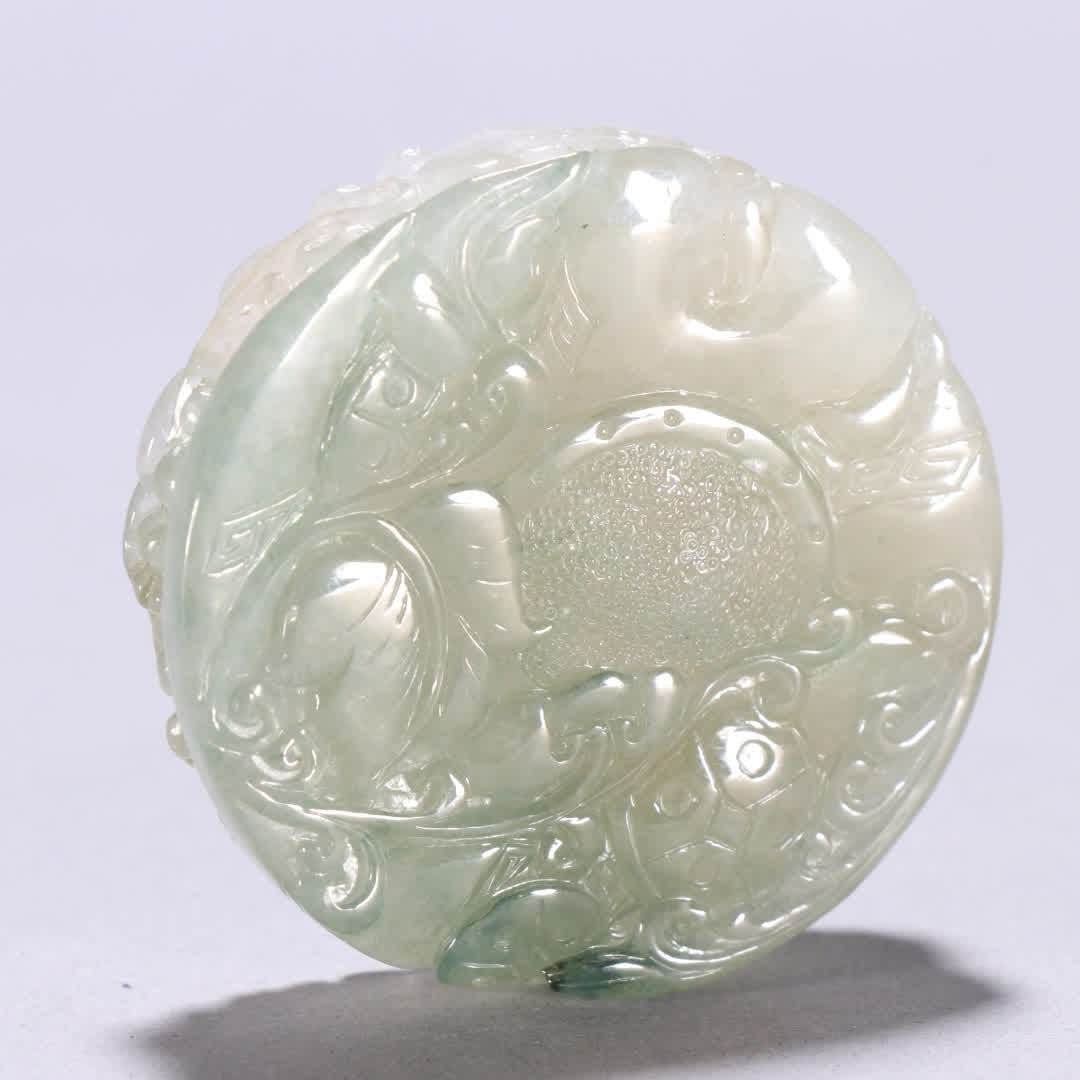 A Qing Dynasty jade beast pattern pendant - 6