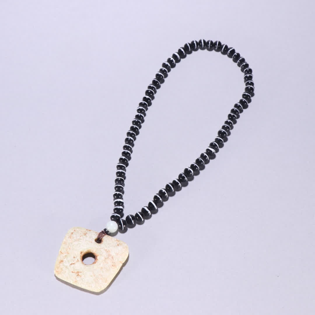 A necklace of ancient jade peace: Ancient jade peace jade necklace SIZE: Bead diameter 0.7cm W:4.4x4.9cm W:63.5g (The Dimensions Of All Batches Are Manually Measured.If You Need More Detailed Information, Please Contact Our Customer