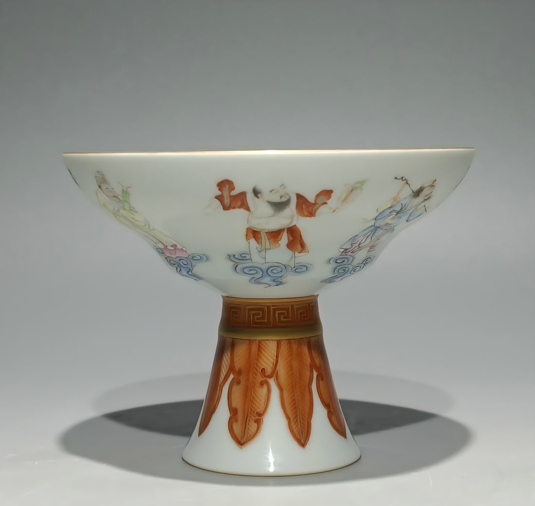 A pastel eight immortals made in the Qianlong era of the Qing Dynasty, each alum red painted with: Qianlong year of the Qing Dynasty pastel eight immortals alum red gold-painted Fushou double full goblet SIZE: H:8cm MouthD:11cm (The Dimensions Of All Batches Are Manually Measured.If You Need More