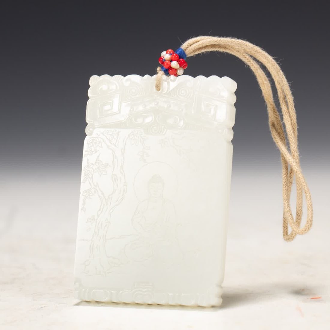 A Qing Dynasty Hetian jade brand: Qing Dynasty Hetian jade brand SIZE: L:7cm W:4.5cm W:60g (The Dimensions Of All Batches Are Manually Measured.If You Need More Detailed Information, Please Contact Our Customer Service Before Bidding.