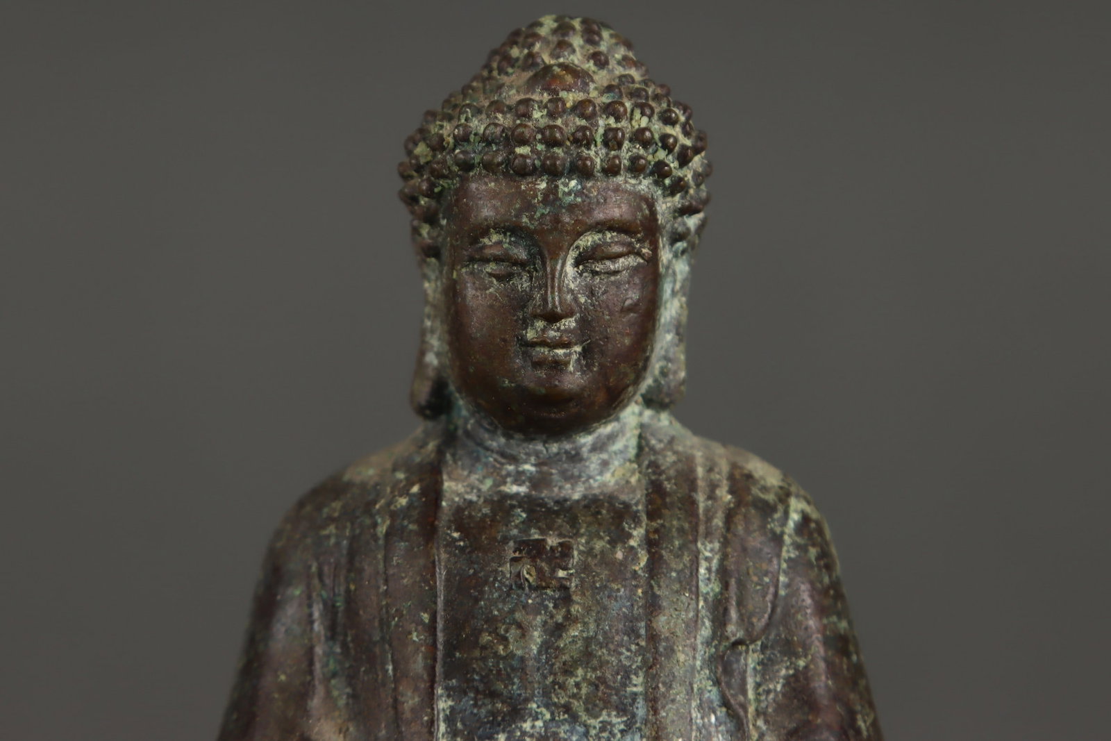 An Exquisite Bronze Buddha Statue - 5