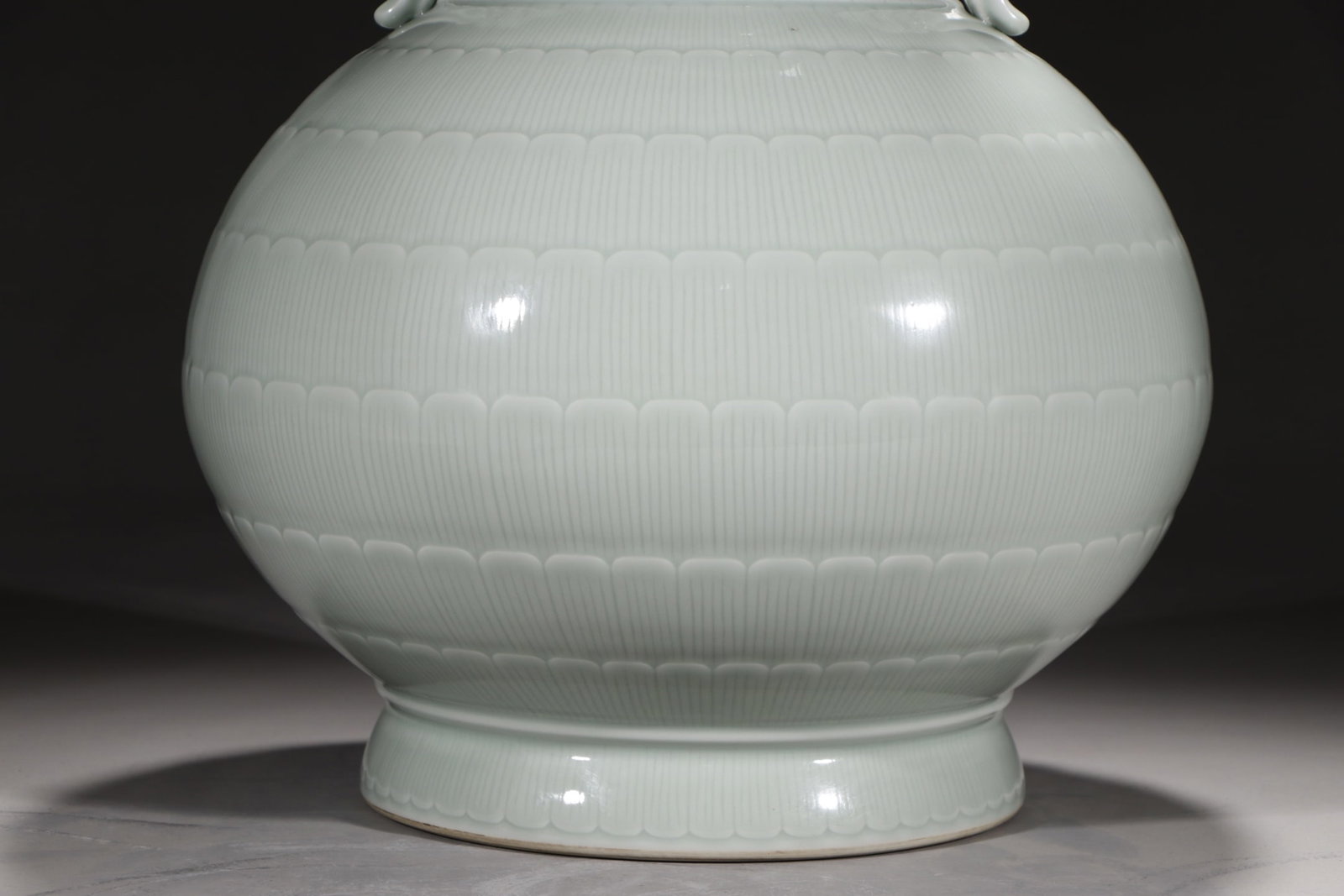 An Exquisite Celadon Glazed Double-Ears Vase - 3