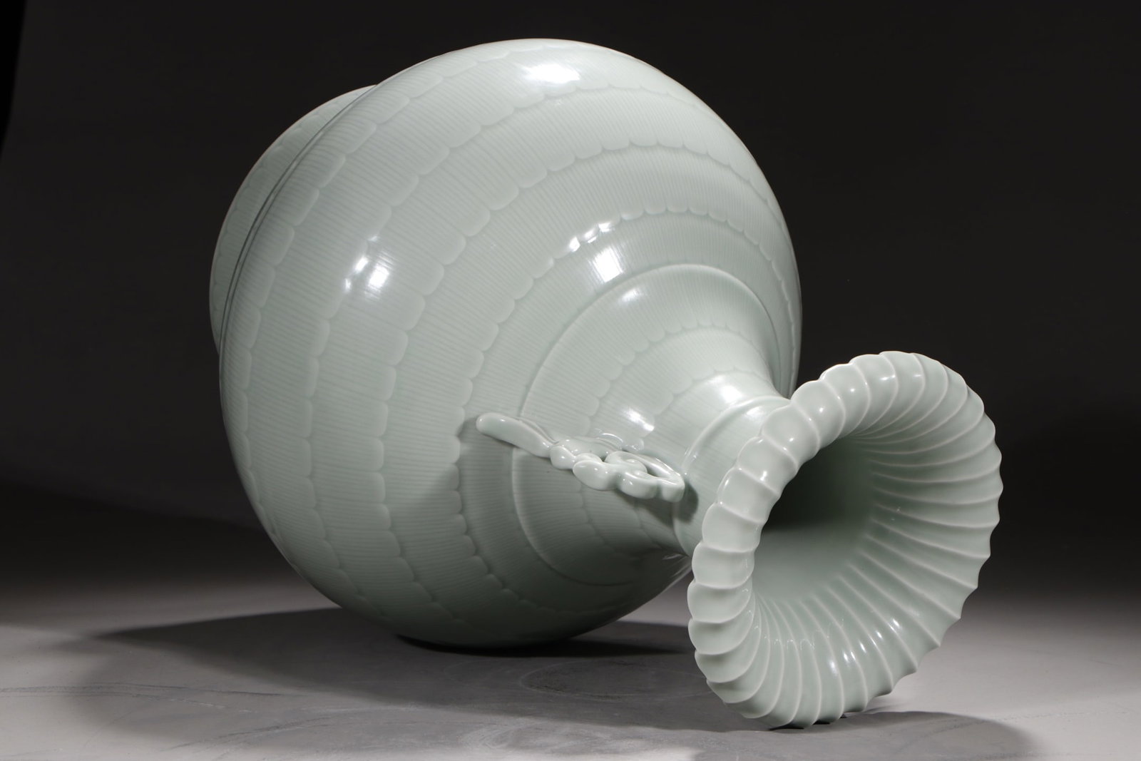 An Exquisite Celadon Glazed Double-Ears Vase - 8