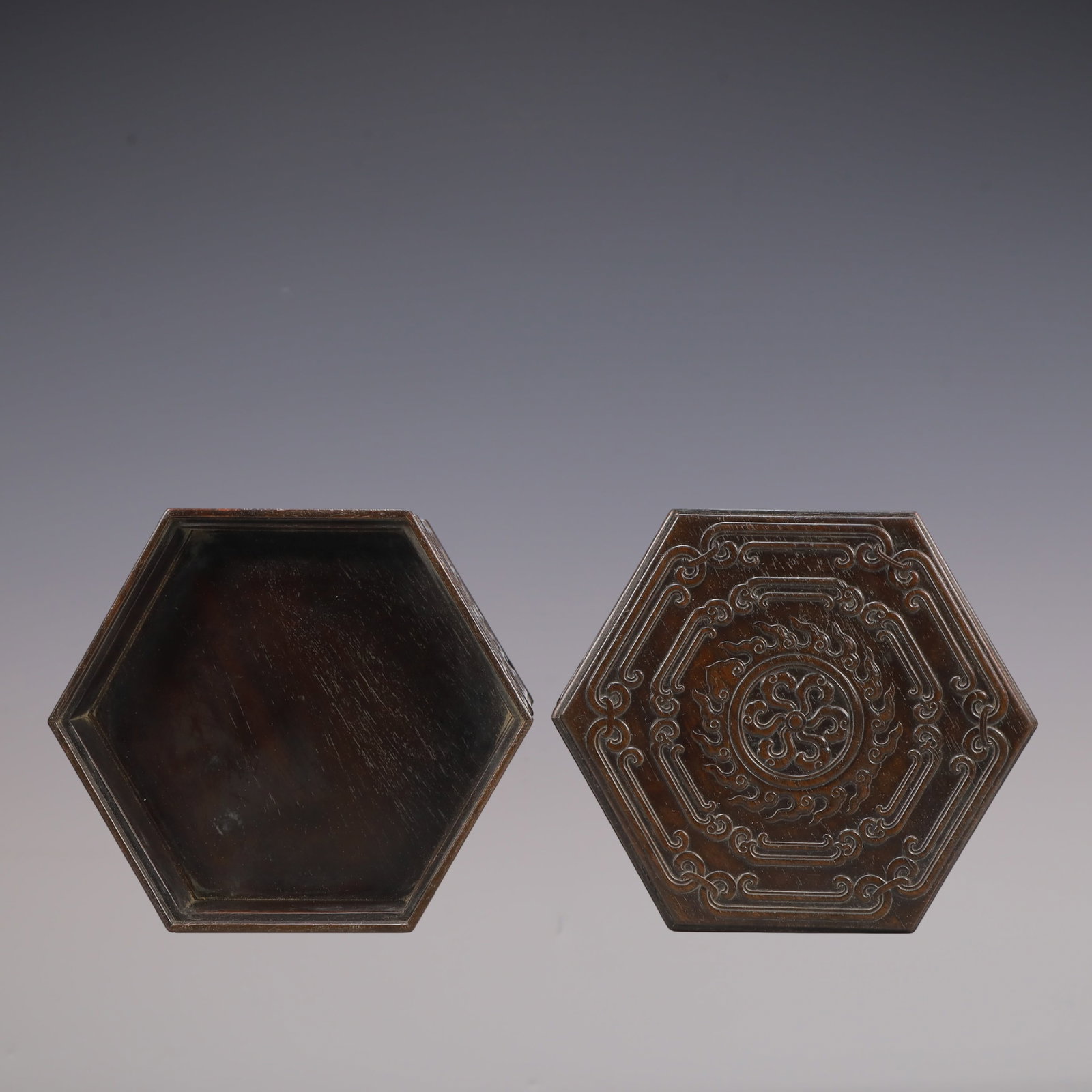 A Exquisite Zitanwood Lotus Pattern Box - 9