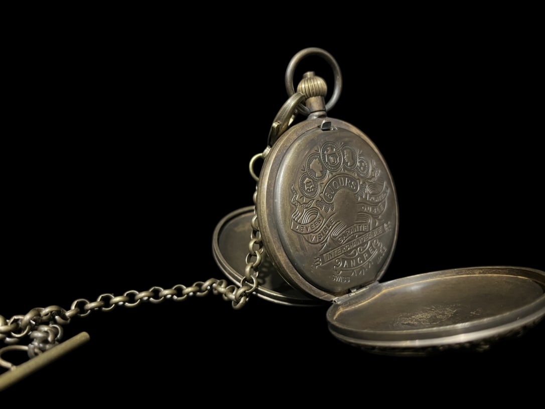An Exquisite Bronze Pocket watch - 3
