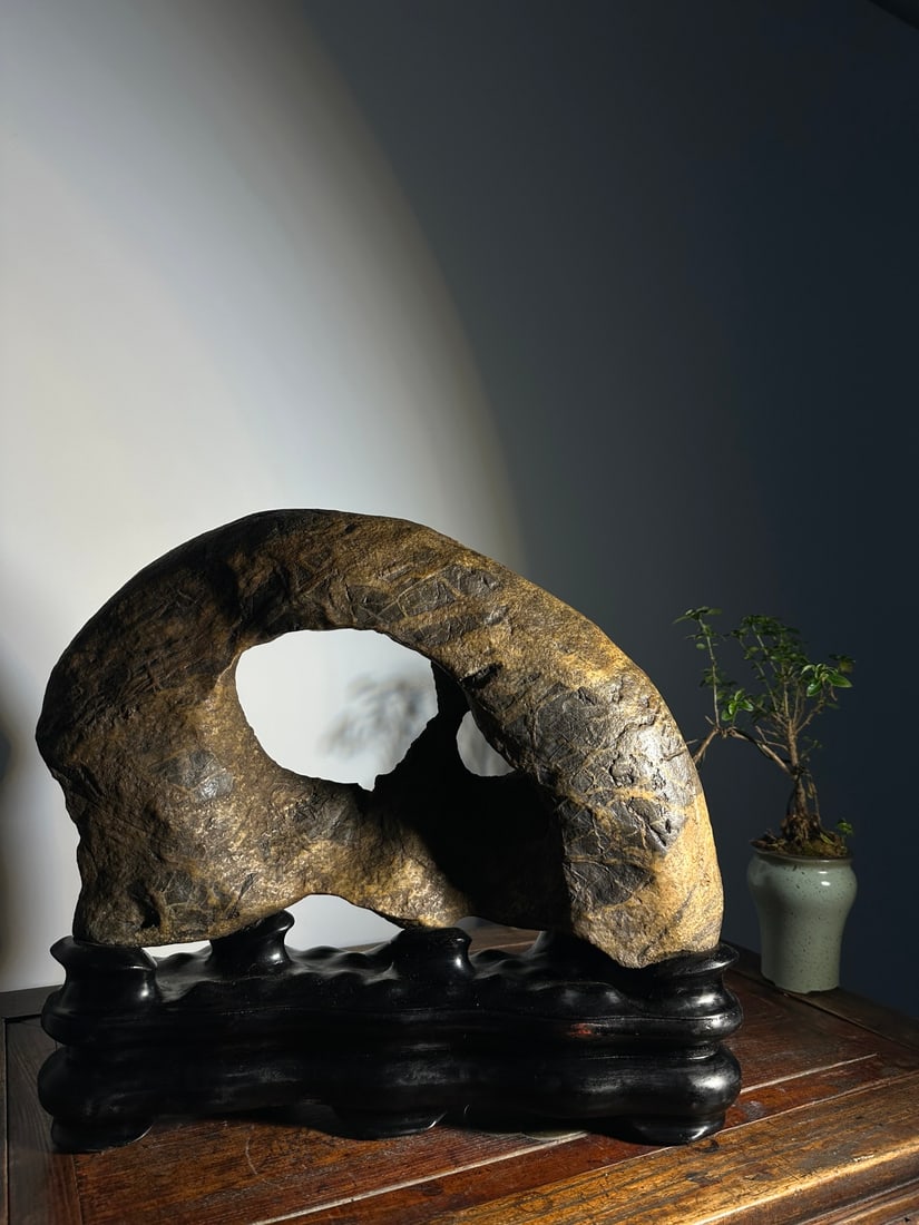 An Exquisite Taihu Stone Ornament: An Exquisite Taihu Stone Ornament Qing Dynasty, China Size:46cmx42cmx13cm (The Dimensions Of All Batches Are Manually Measured.If You Need More Detailed Information, Please Contact Our Customer
