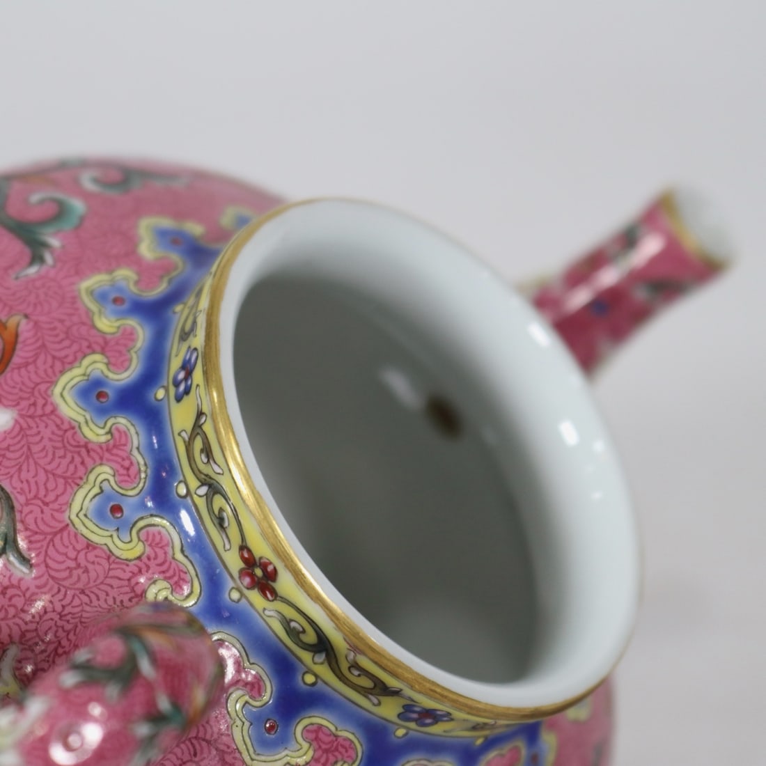 An Exquisite Ruby Red-Glazed Lotus Pattern Dragon Pattern Teapot - 5