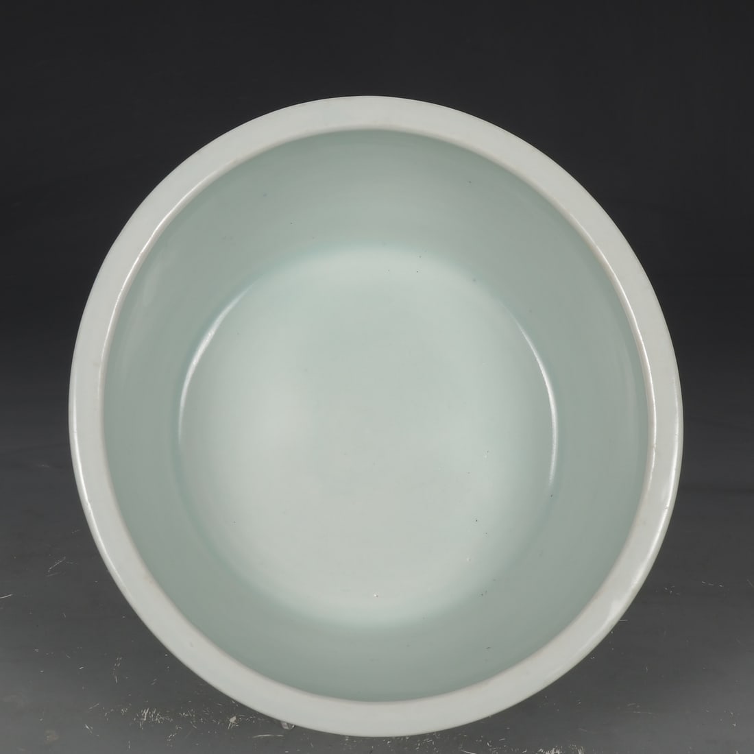 An Exquisite Blue and White Seawater Pattern Dragon Pattern Vat - 8