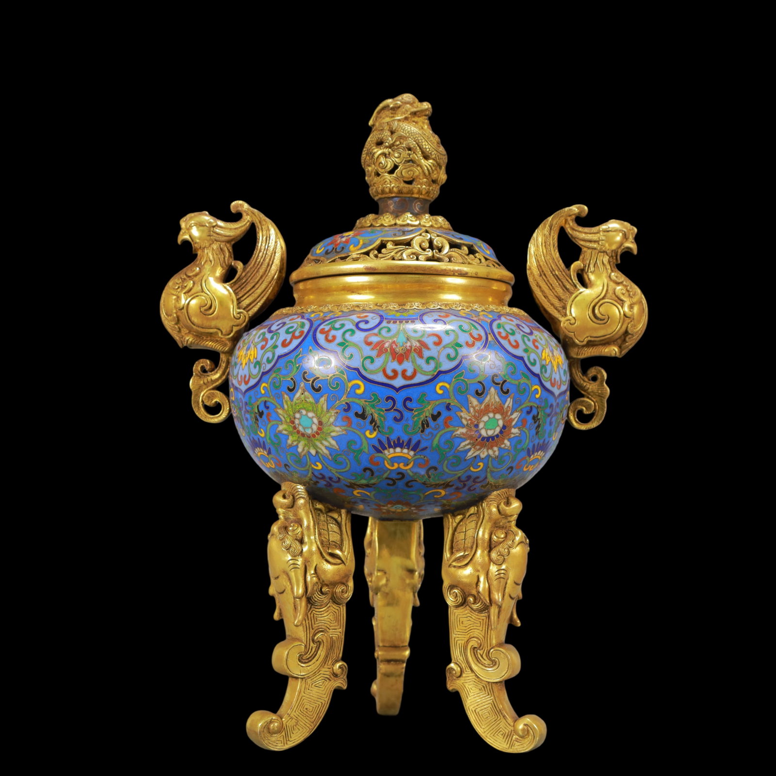 An Exquisite Cloisonne Lotus Pattern Phoenix-Ears and Tripod Censer: An Exquisite Cloisonne Lotus Pattern Phoenix-Ears and Tripod Censer Qing Dynasty China Qianlong Four-character Mark Size:29.6cmx22.5cm Weight:3500g (The Dimensions Of All Batches Are Manually