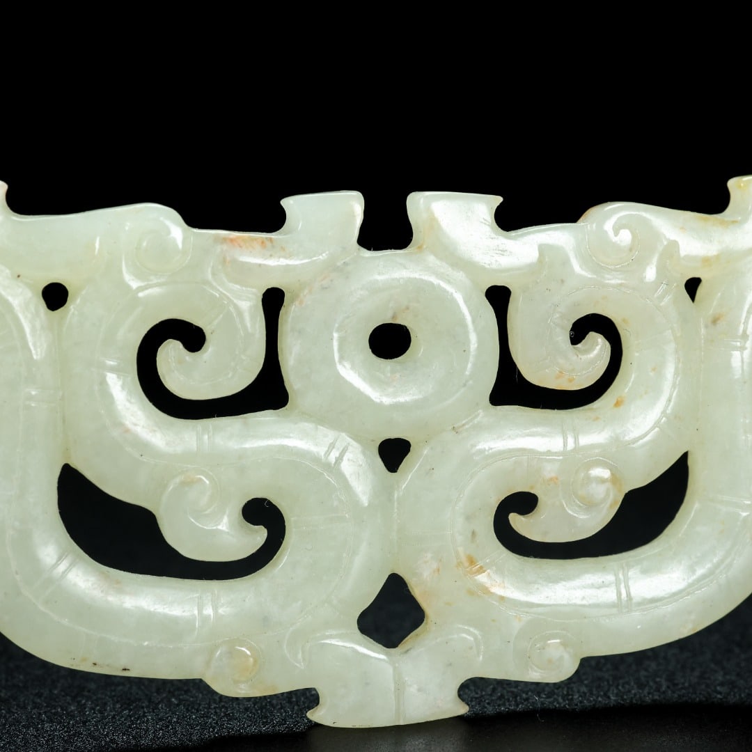 An Exquisite White Jade Dragon Pattern Ornament - 6