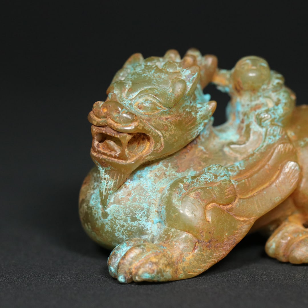 An Exquisite White Jade Auspicious Beast Ornament - 5
