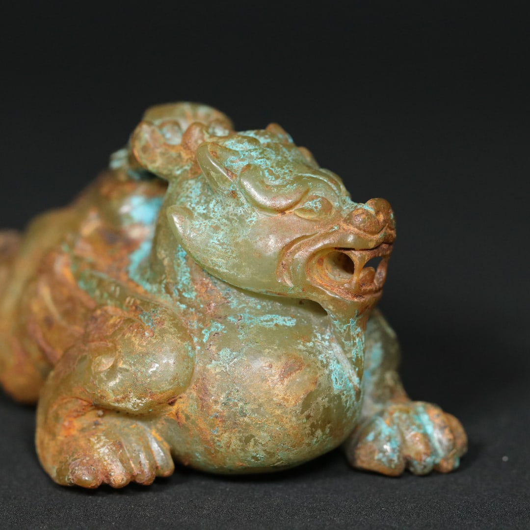 An Exquisite White Jade Auspicious Beast Ornament - 8