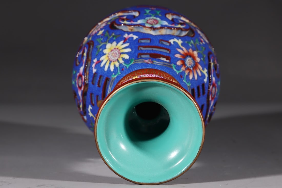 An Exquisite Enamel Lotus Pattern Double-Ears Vase - 7