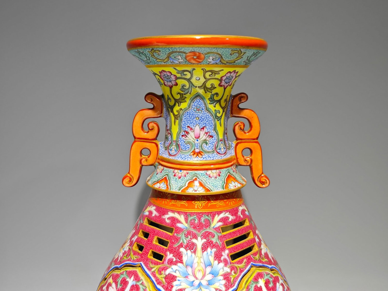 An Exquisite Enamel Ruby Red-Glazed Painted Gold Lotus Pattern Double-Ears Vase - 6