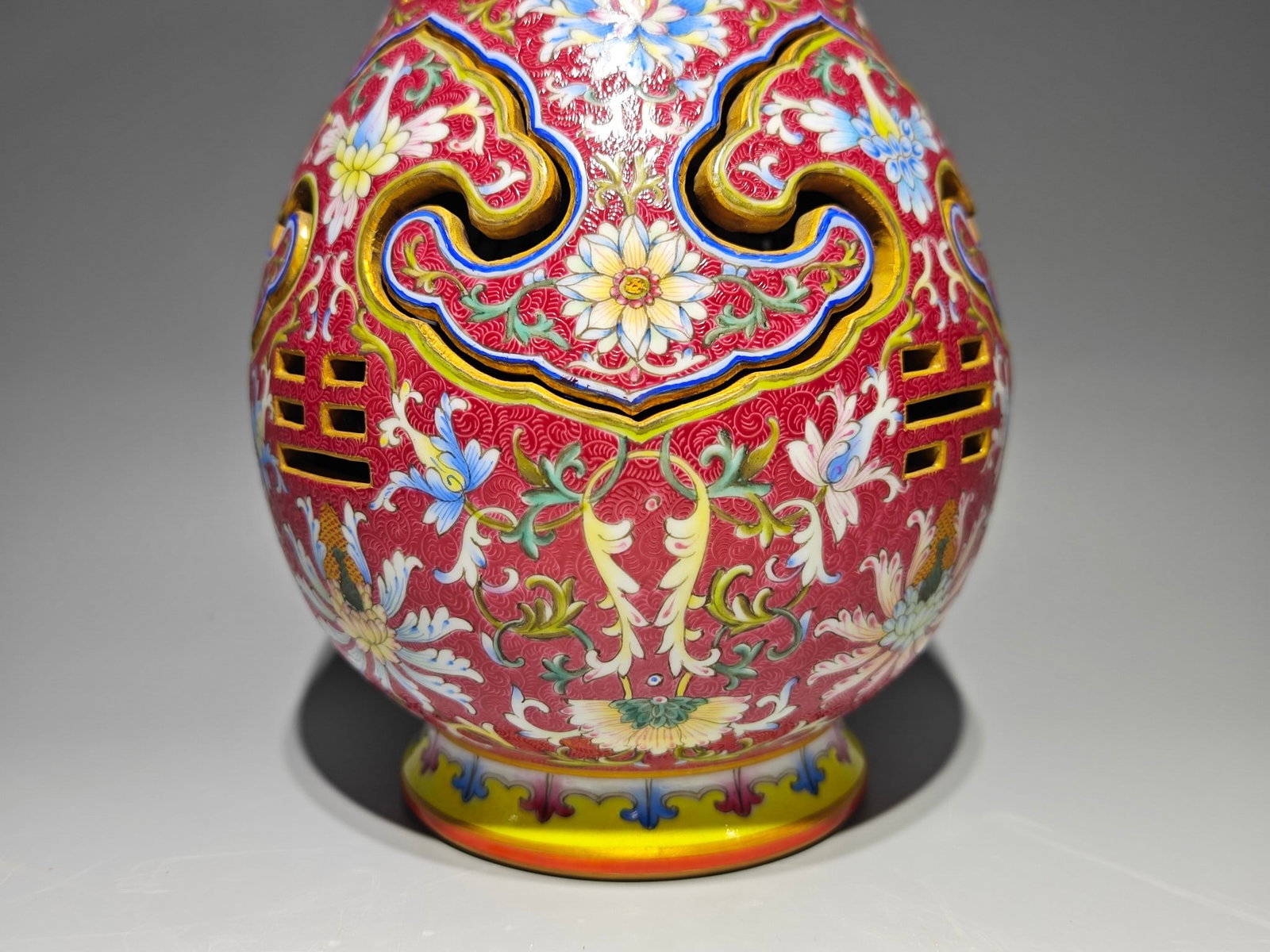 An Exquisite Enamel Ruby Red-Glazed Painted Gold Lotus Pattern Double-Ears Vase - 8