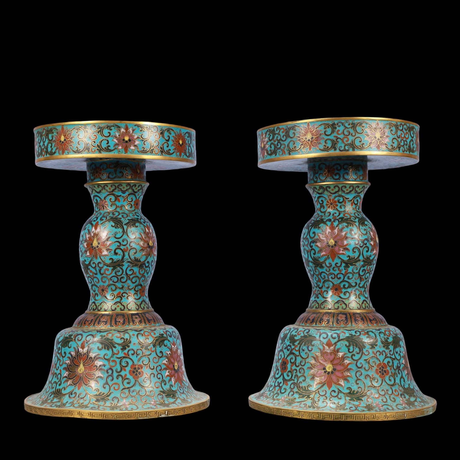 A Exquisite A pair of Cloisonne Lotus Pattern Candlestick: A Exquisite A pair of Cloisonne Lotus Pattern Candlestick Qing Dynasty, China Qianlong Four-character Mark Size:18.5cmx28cm Weight:4650g (The Dimensions Of All Batches Are Manually Measured.If You