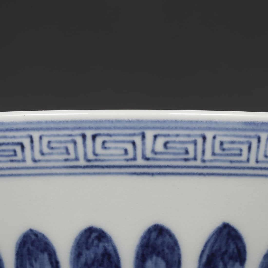 An Exquisite Blue and White Seawater Pattern Flower Pattern Bowl - 3