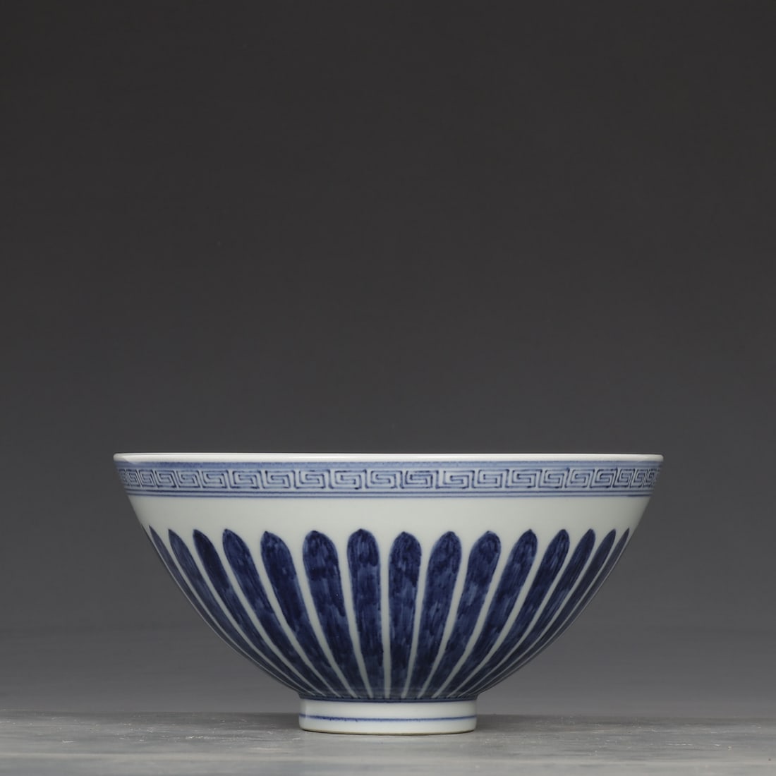 An Exquisite Blue and White Seawater Pattern Flower Pattern Bowl - 7