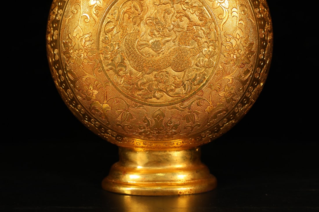 An Exquisite Gilt Bronze Lotus Pattern Dragon Pattern Double-Ears Vase - 3