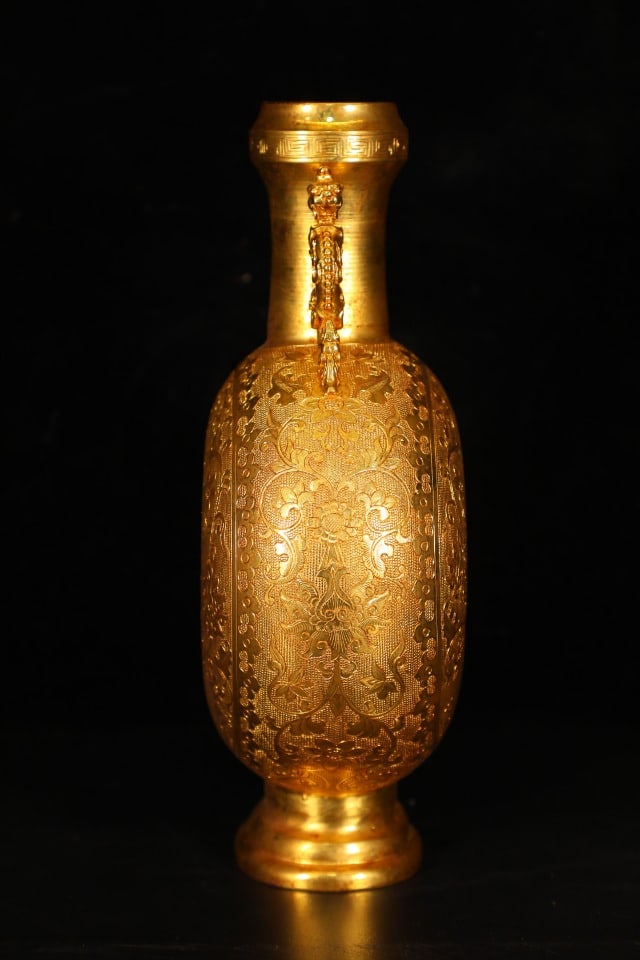 An Exquisite Gilt Bronze Lotus Pattern Dragon Pattern Double-Ears Vase - 6