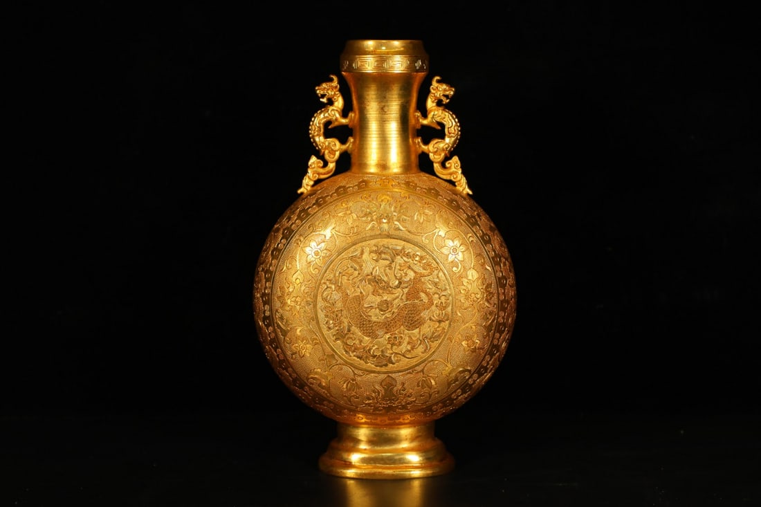 An Exquisite Gilt Bronze Lotus Pattern Dragon Pattern Double-Ears Vase - 7