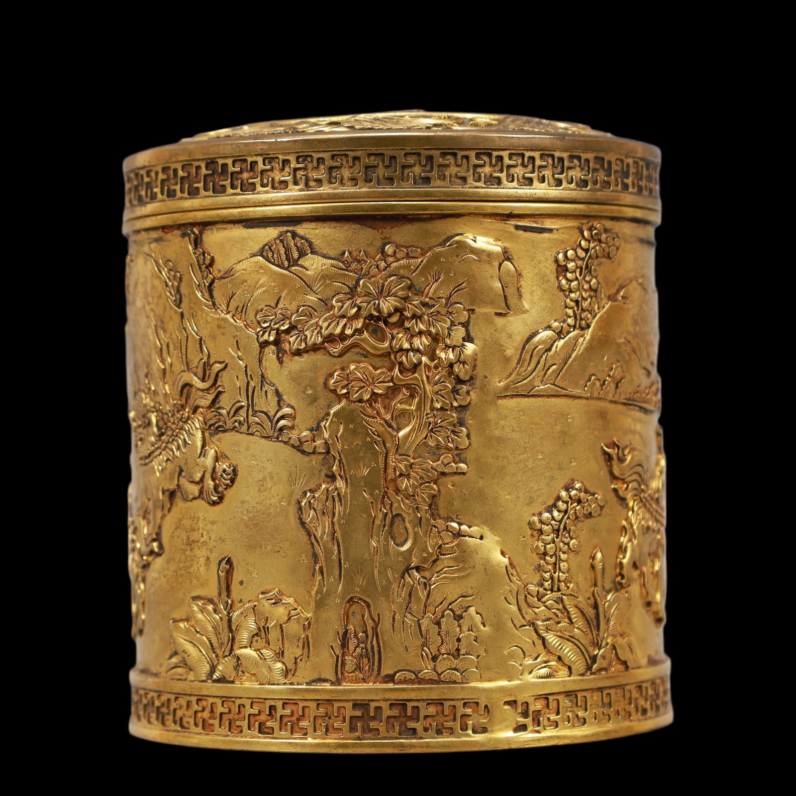 A Exquisite Gilt Bronze Auspicious Beast Pattern Bats and Peach Pattern Brush Pot - 3