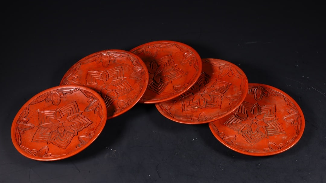 A Set of Fine Carved Red Lacquer Flower Pattern Ornament: A Set of Fine Carved Red Lacquer Flower Pattern Ornament Qing Dynasty, China Size:10cmx0.8cm Weight:295g (The Dimensions Of All Batches Are Manually Measured.If You Need More Detailed Information,
