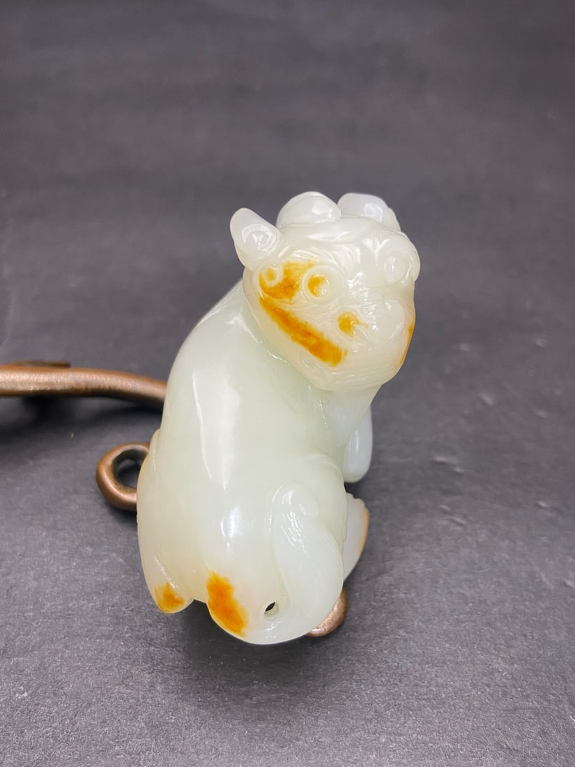 An Exquisite White Jade Auspicious Beast Pendant - 3