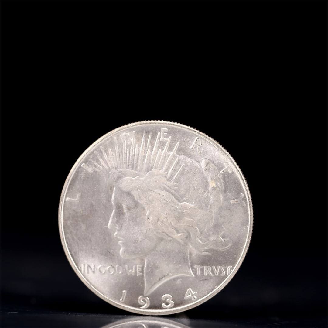Liberty In God We Trust 1934 Sterling Silver One Dollar Coin: Liberty In God We Trust 1934 Sterling Silver One Dollar Coin, Eagle stamp, Weight:26.9g (The Dimensions Of All Batches Are Manually Measured.If You Need More Detailed Information, Please Contact Our
