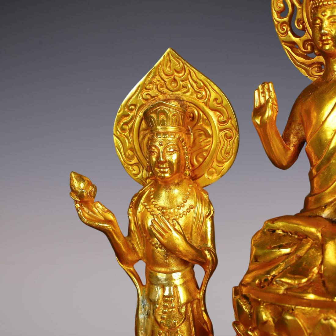 An Exquisite Gilt Bronze Buddha Statue - 5