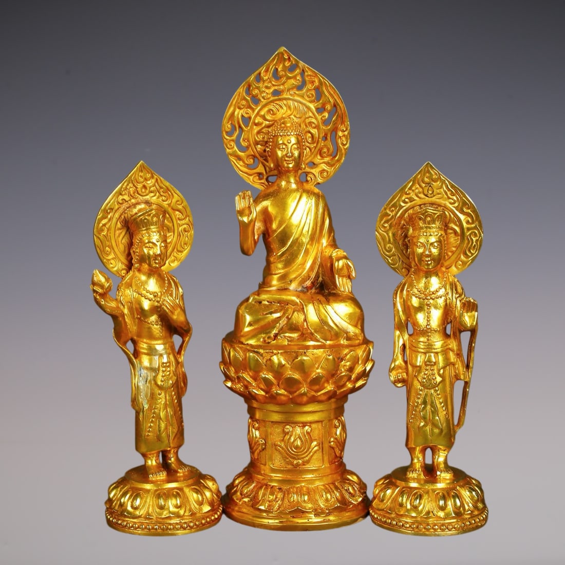 An Exquisite Gilt Bronze Buddha Statue - 8