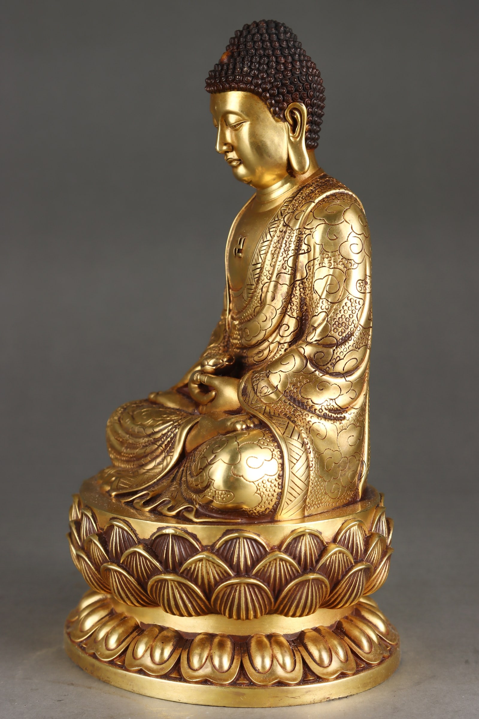 An Exquisite Gilt Bronze Buddha Statue - 3
