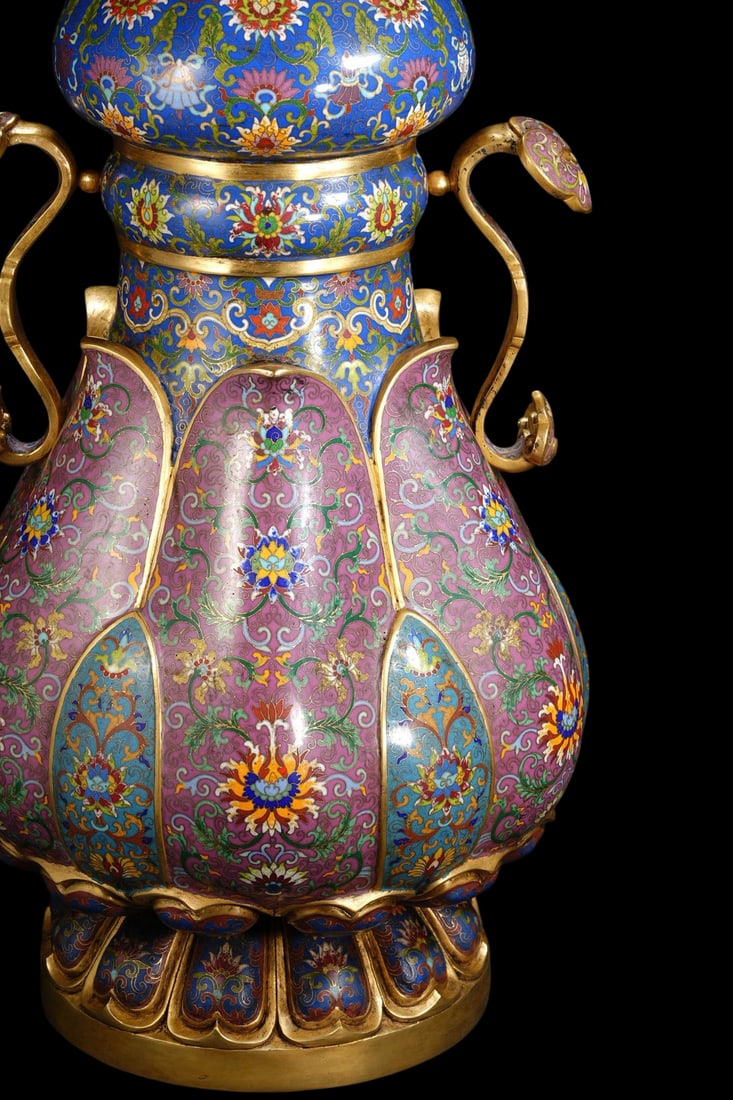 An Exquisite Cloisonne Lotus Pattern Double-Ears Vase - 3