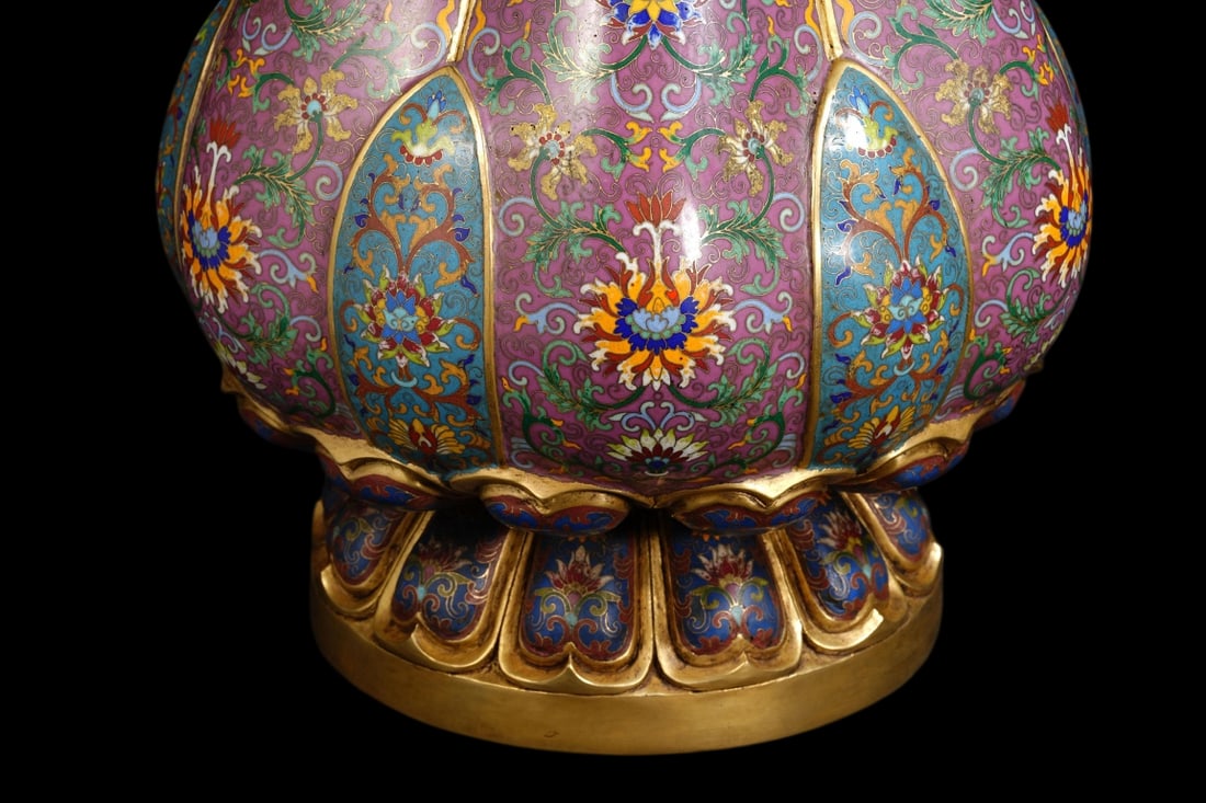 An Exquisite Cloisonne Lotus Pattern Double-Ears Vase - 4