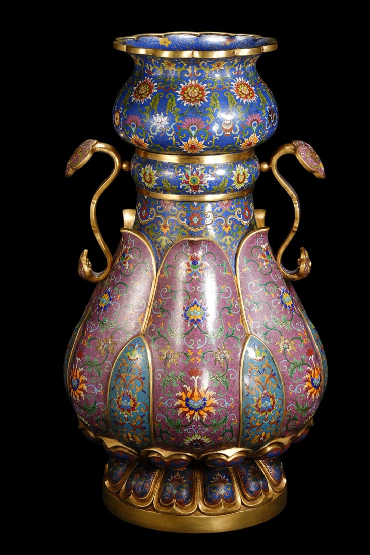 An Exquisite Cloisonne Lotus Pattern Double-Ears Vase - 8