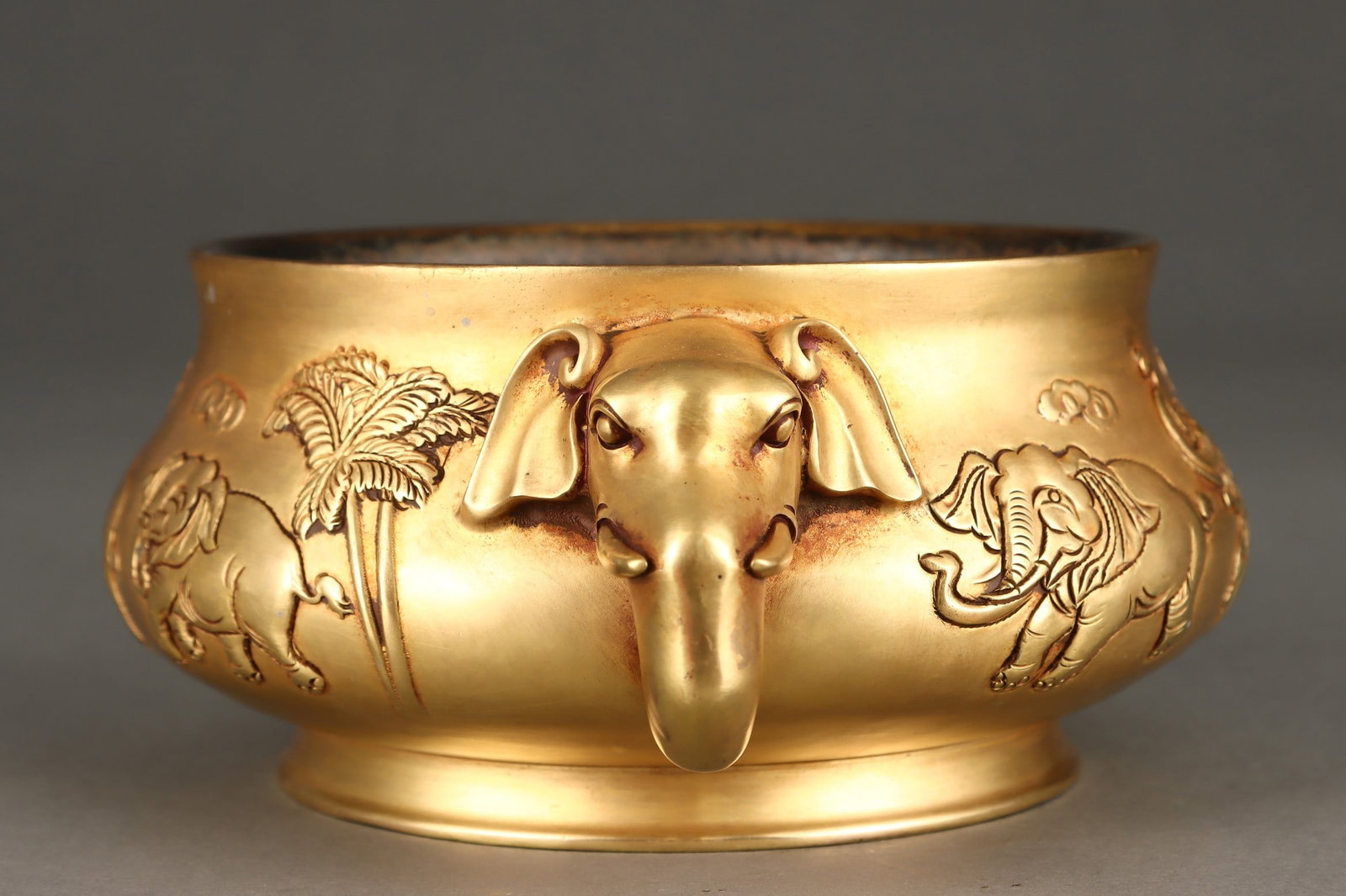 An Exquisite Gilt Bronze Elephant Pattern Dragon Pattern Double-Ears Censer - 2